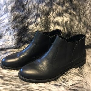Bella Vita Black Leather Ankle Boots Side Zipper